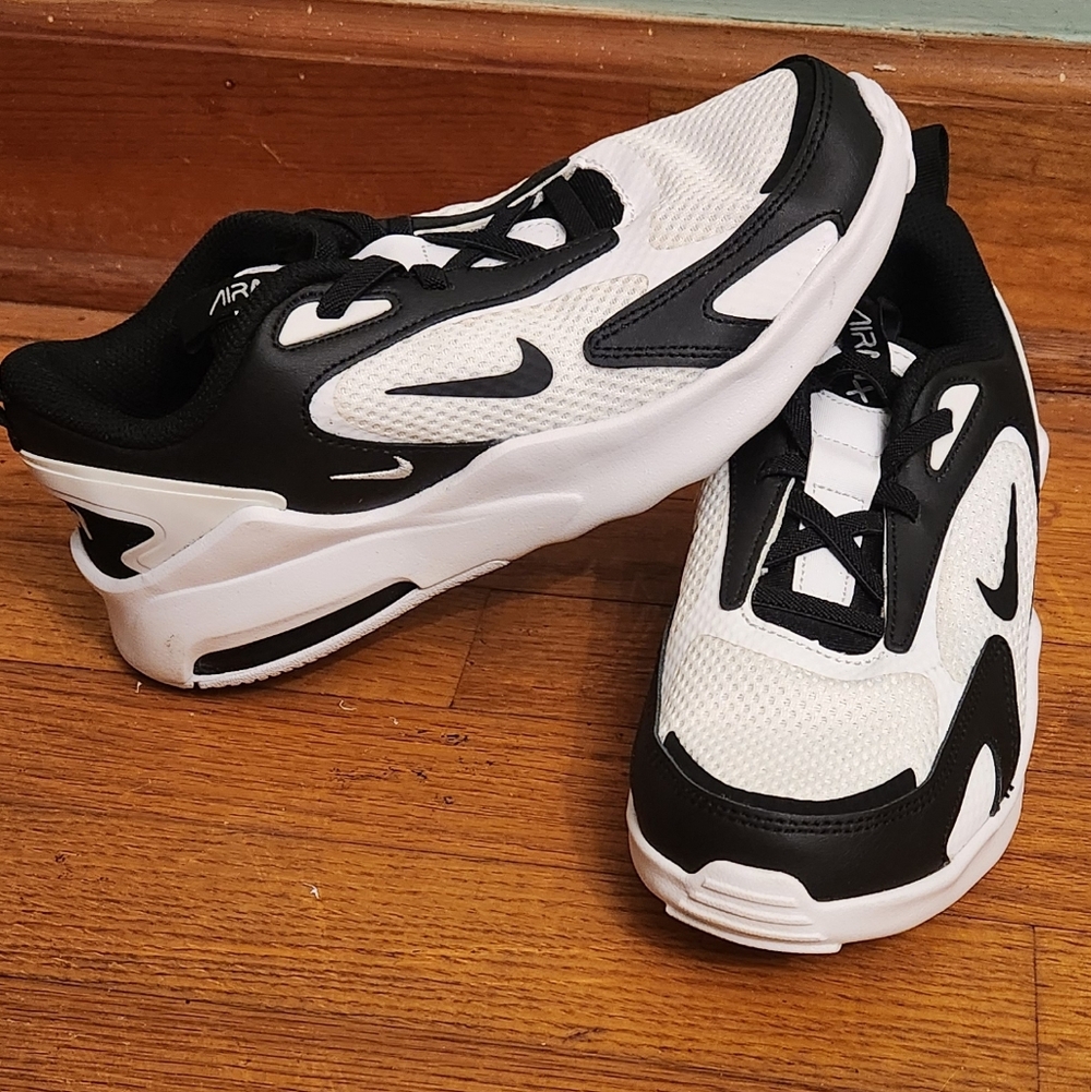 Nike Air Max Bolt